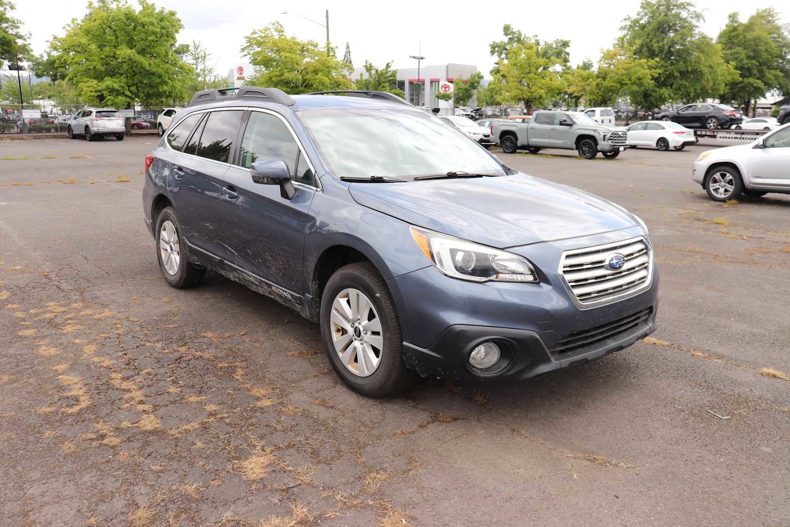 Used 2017 Subaru Outback 2.5i Premium AWD/4WD image 3