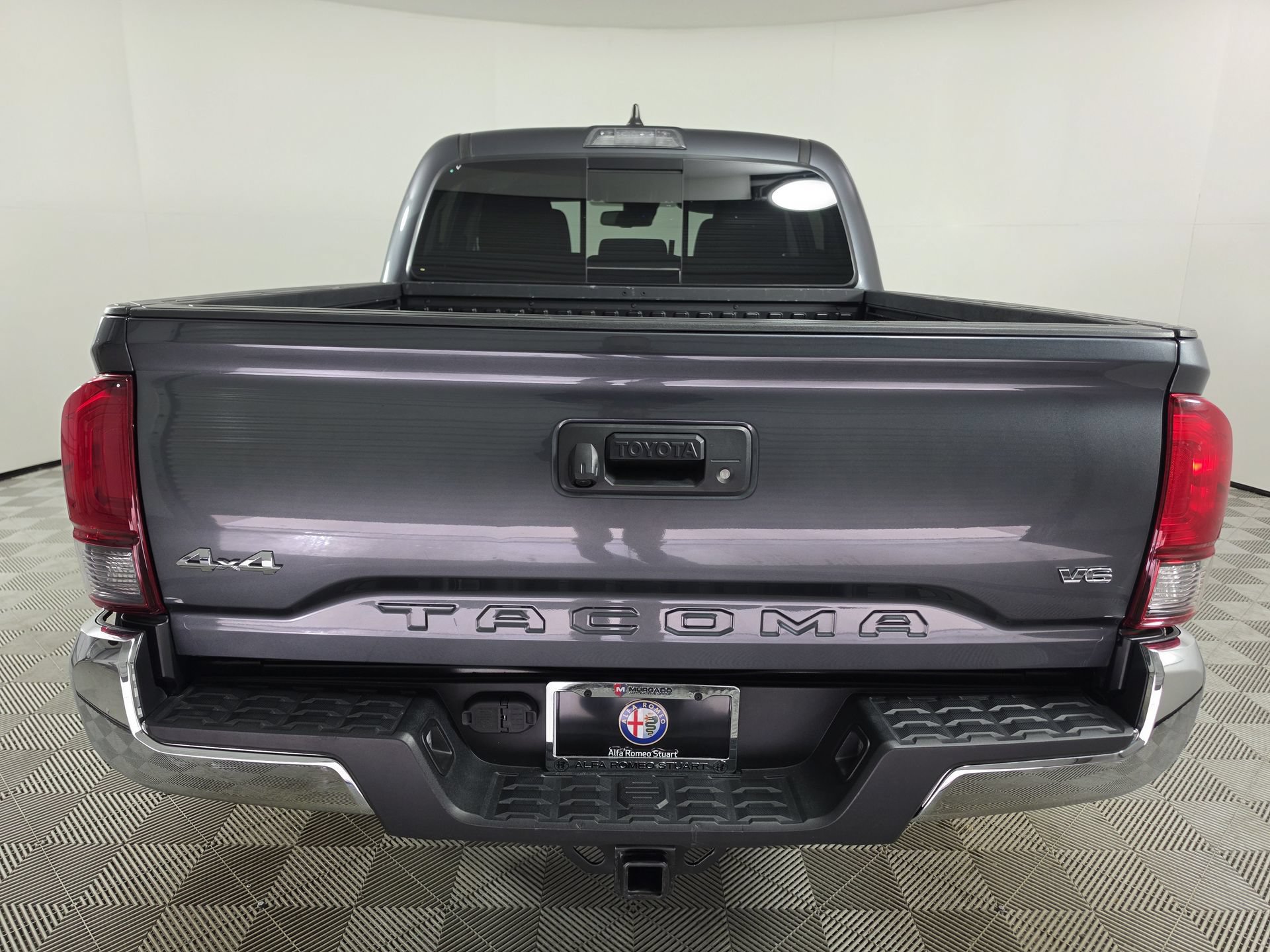 Used 2023 Toyota Tacoma SR5 AWD/4WD image 40