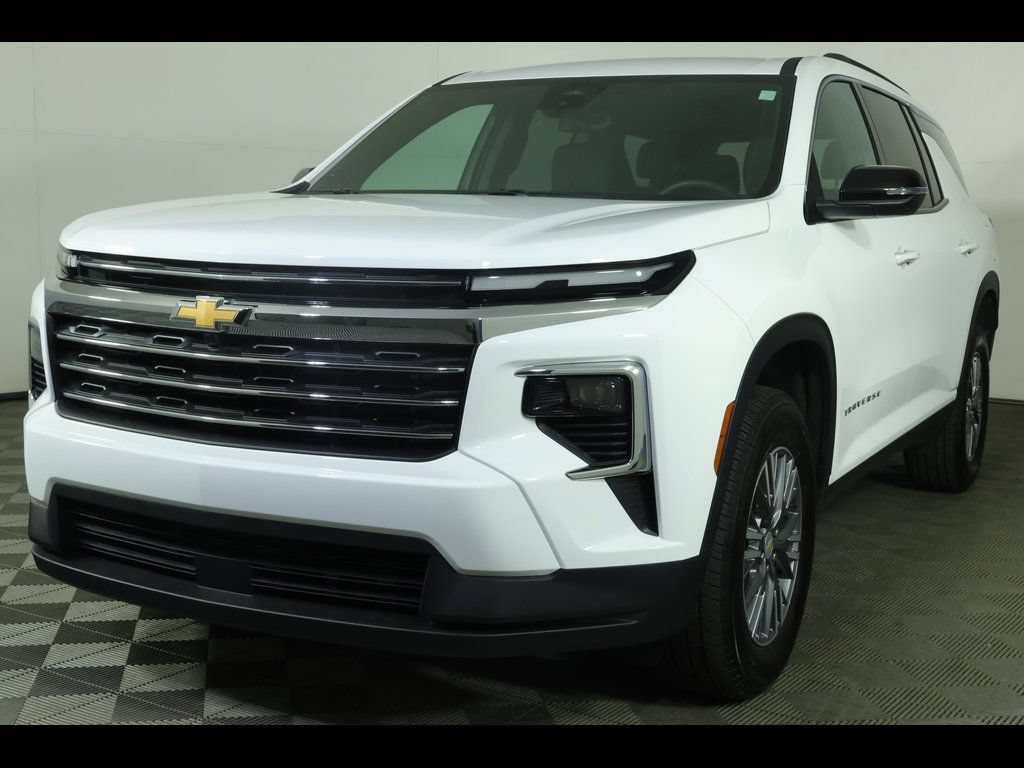 Used 2025 Chevrolet Traverse LT AWD/4WD image 56