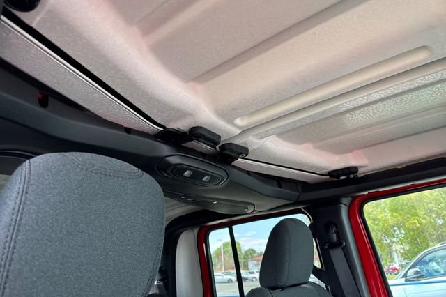 New 2025 Jeep Gladiator Sport AWD/4WD image 16