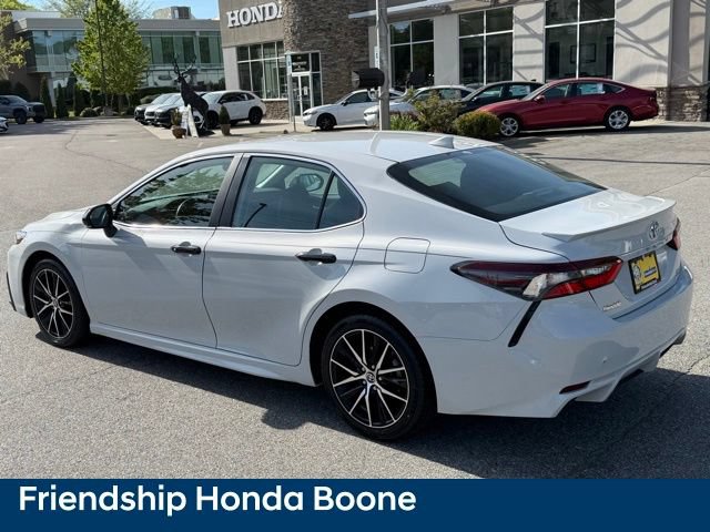 Used 2023 Toyota Camry SE w/ Convenience Package AWD/4WD image 7
