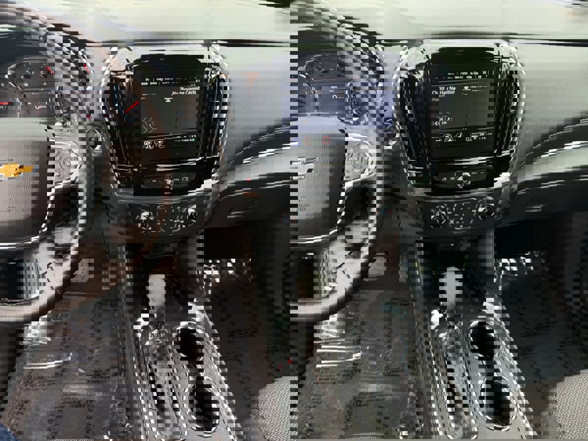 Used 2023 Chevrolet Traverse LT image 10