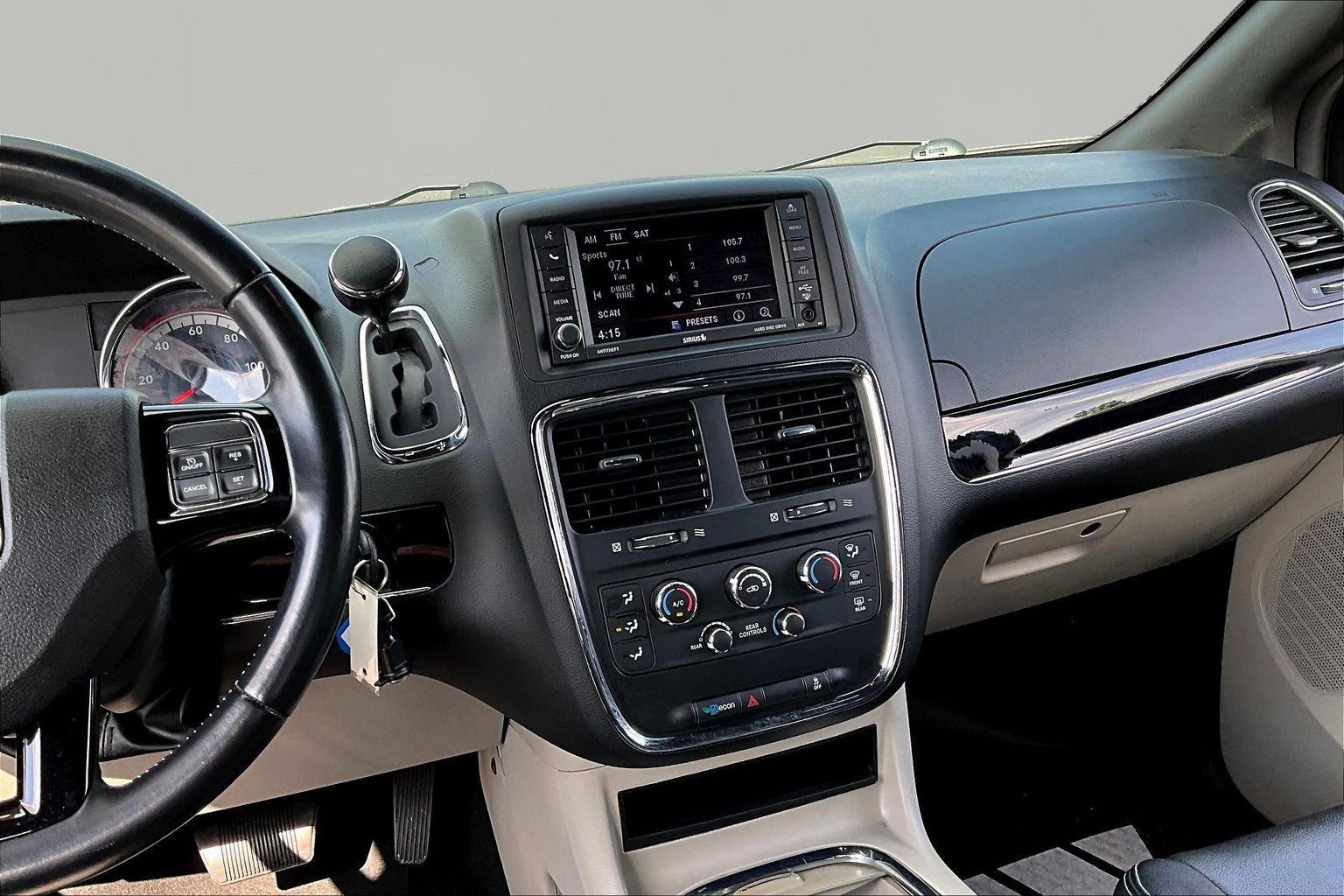 Used 2020 Dodge Grand Caravan SXT FWD image 9