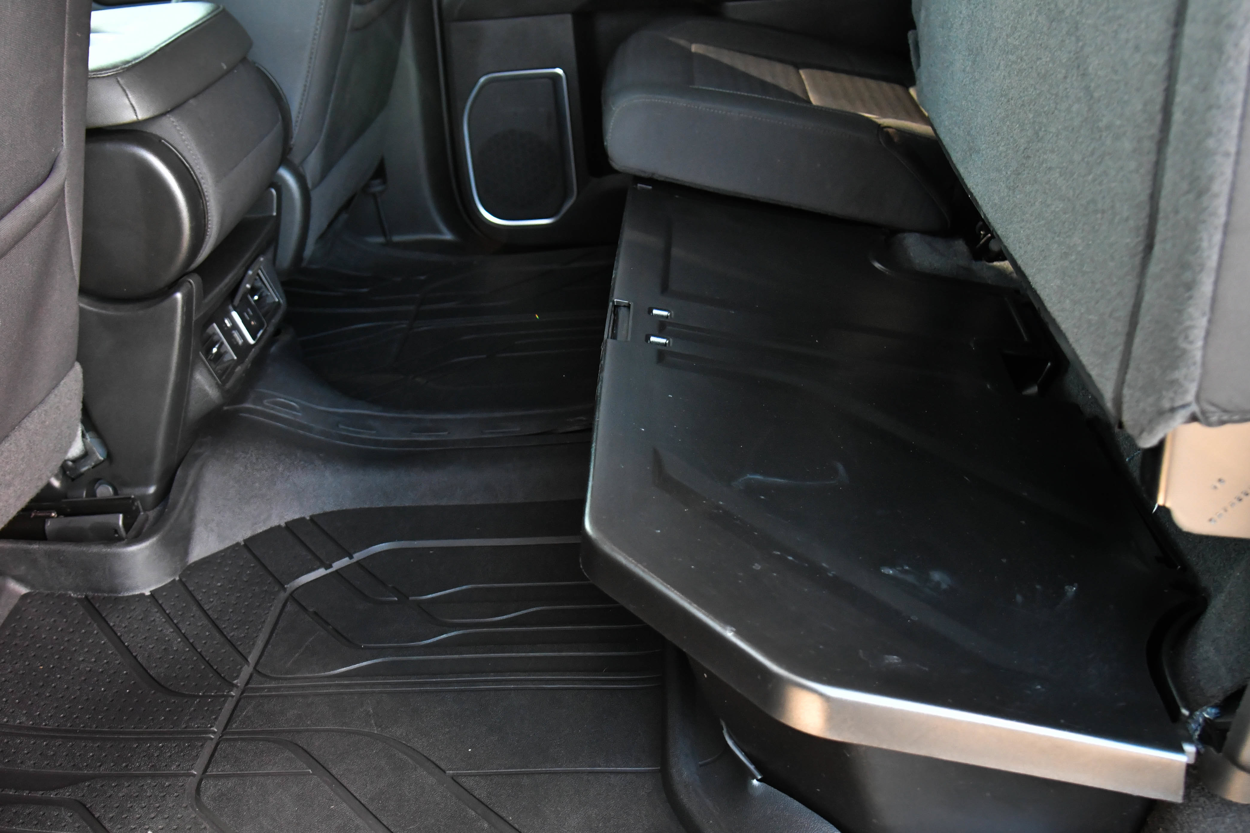 Used 2022 Chevrolet Silverado 1500 LT AWD/4WD image 36