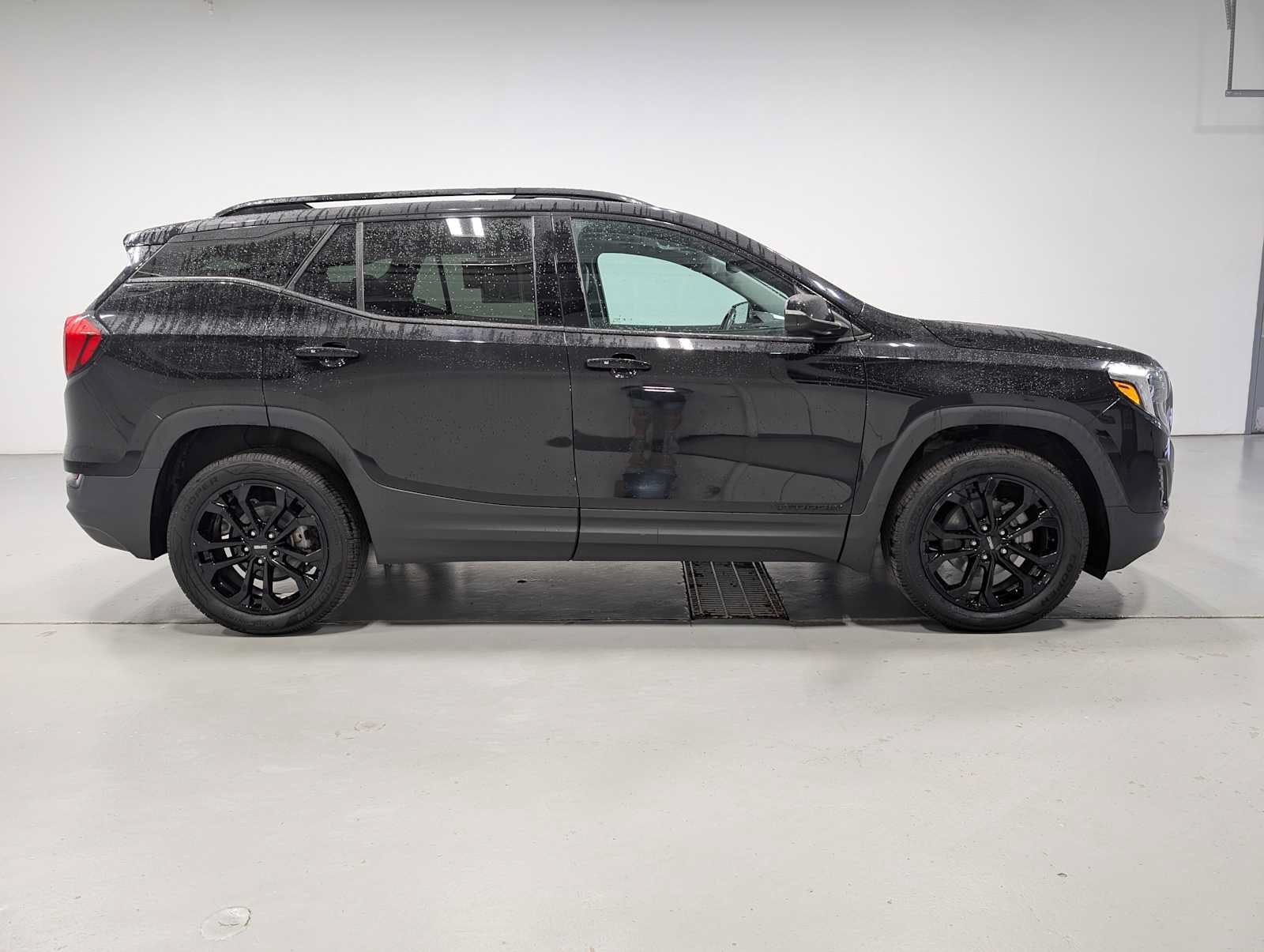 Certified 2021 GMC Terrain SLT w/ Elevation Edition AWD/4WD image 7