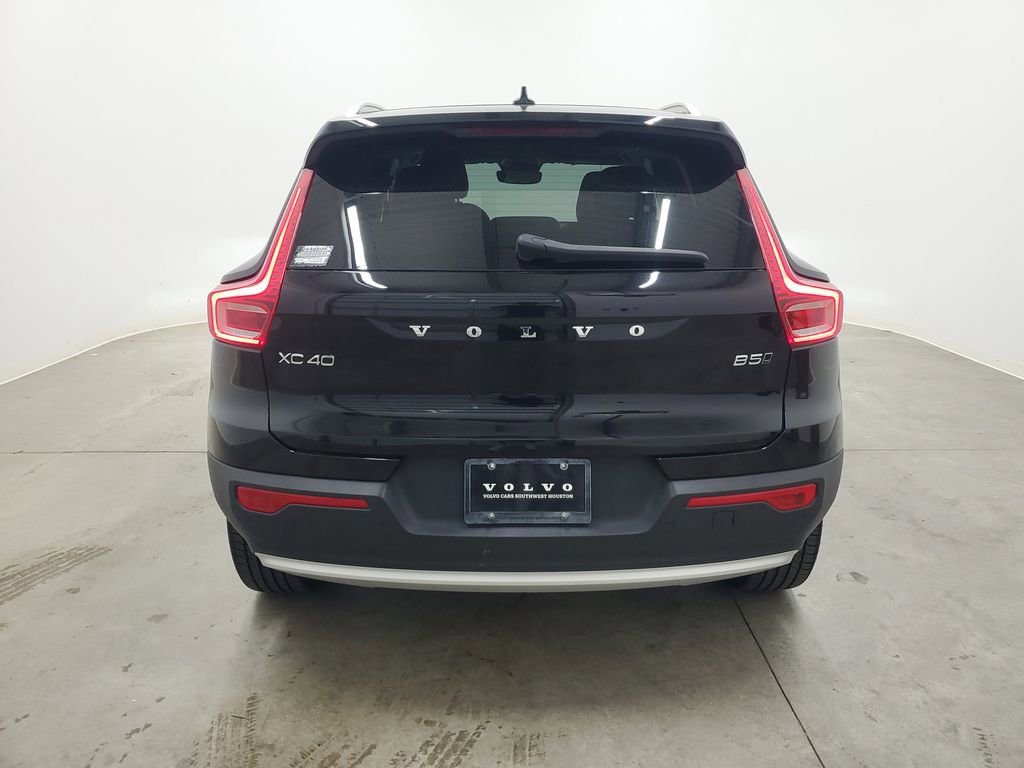 New 2025 Volvo XC40 B5 Plus AWD/4WD image 6