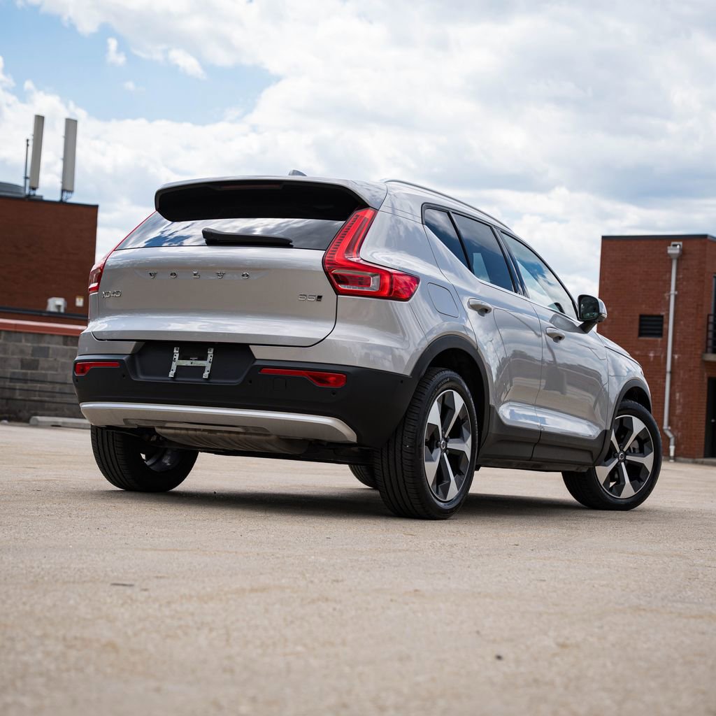 Certified 2025 Volvo XC40 B5 Plus image 6