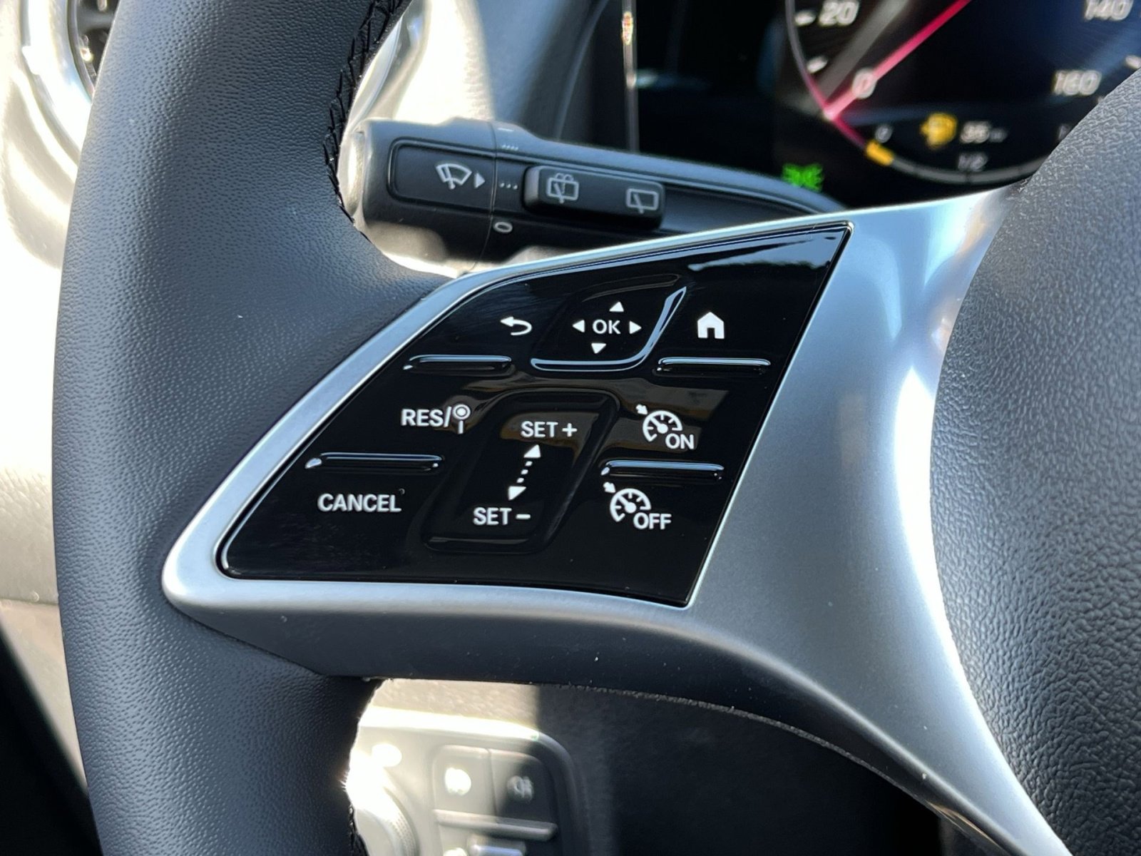 Certified 2026 Mercedes-Benz GLB 250 4MATIC image 30