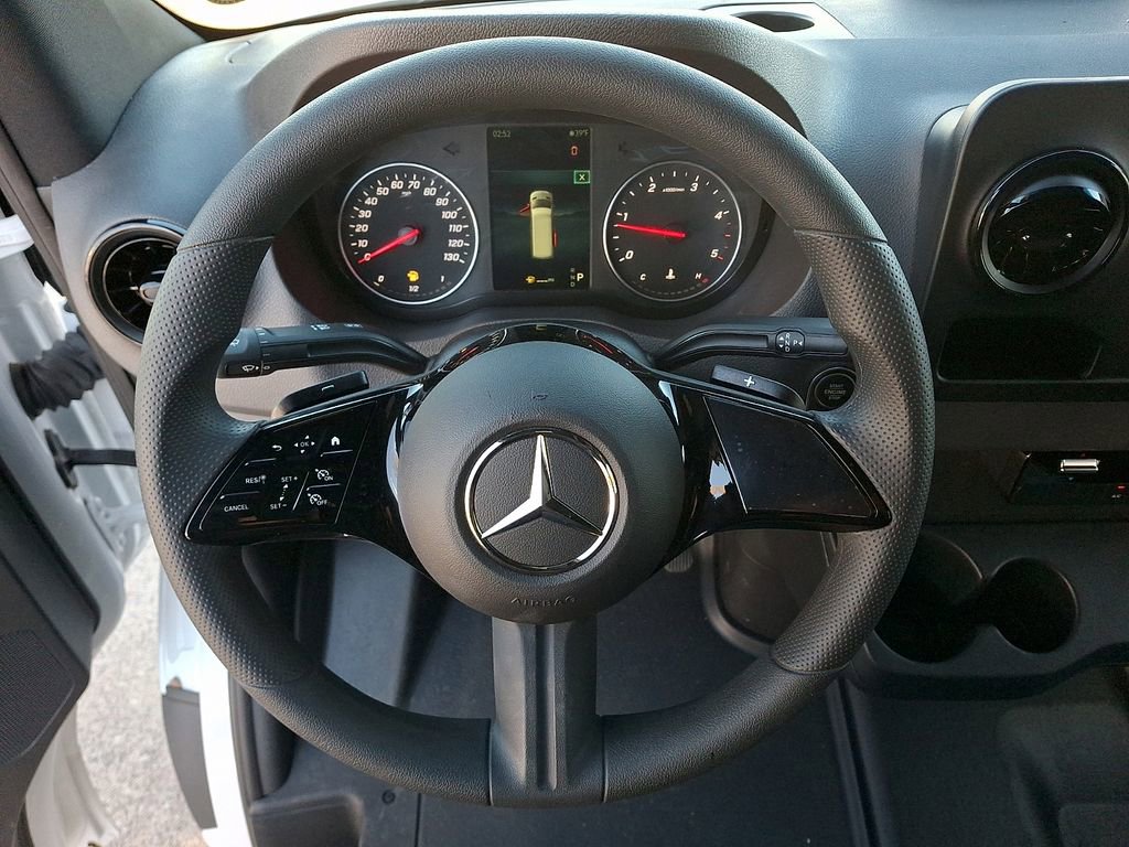 Used 2025 Mercedes-Benz Sprinter 2500 image 16