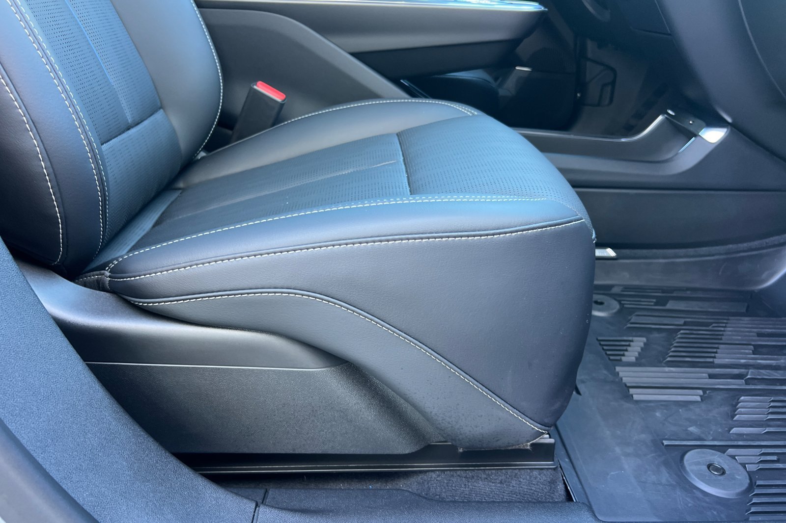Certified 2026 Cadillac Lyriq Luxury w/ LPO, Floor Liner Package RWD image 22