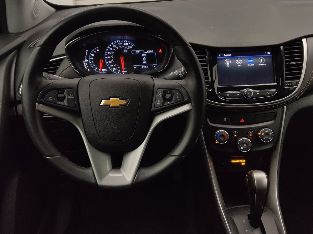 Used 2021 Chevrolet Trax LT w/ LT Convenience Package FWD image 22