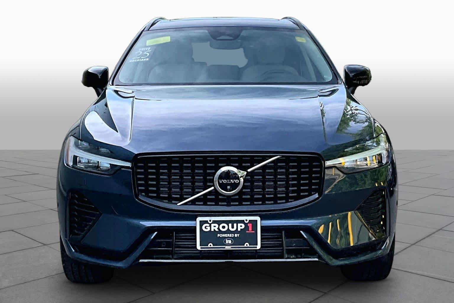 Used 2025 Volvo XC60 T8 Plus w/ Climate Package AWD/4WD image 4