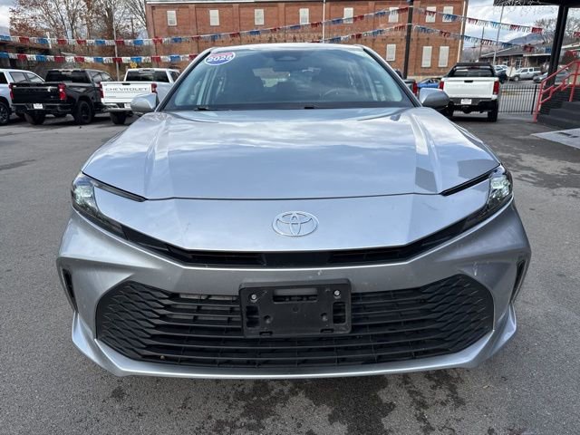 Used 2025 Toyota Camry LE image 4
