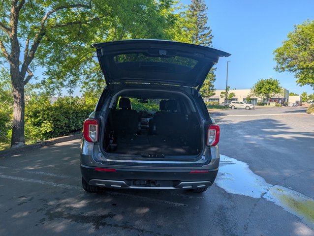 Used 2023 Ford Explorer XLT w/ Equipment Group 202A image 8