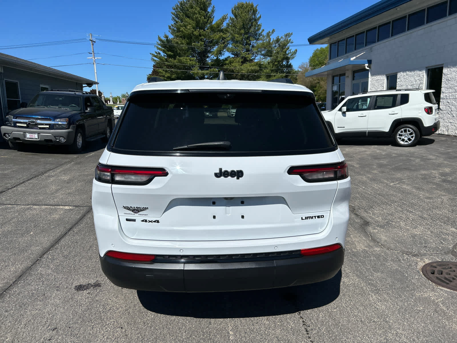 Used 2023 Jeep Grand Cherokee L Limited w/ Luxury Tech Group II AWD/4WD image 6