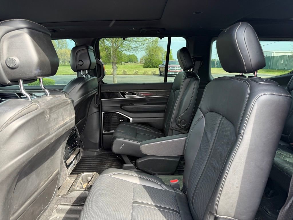 Used 2022 Jeep Wagoneer Series III w/ Premium Group I image 14