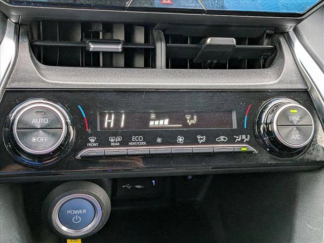 Used 2021 Toyota Venza LE image 15