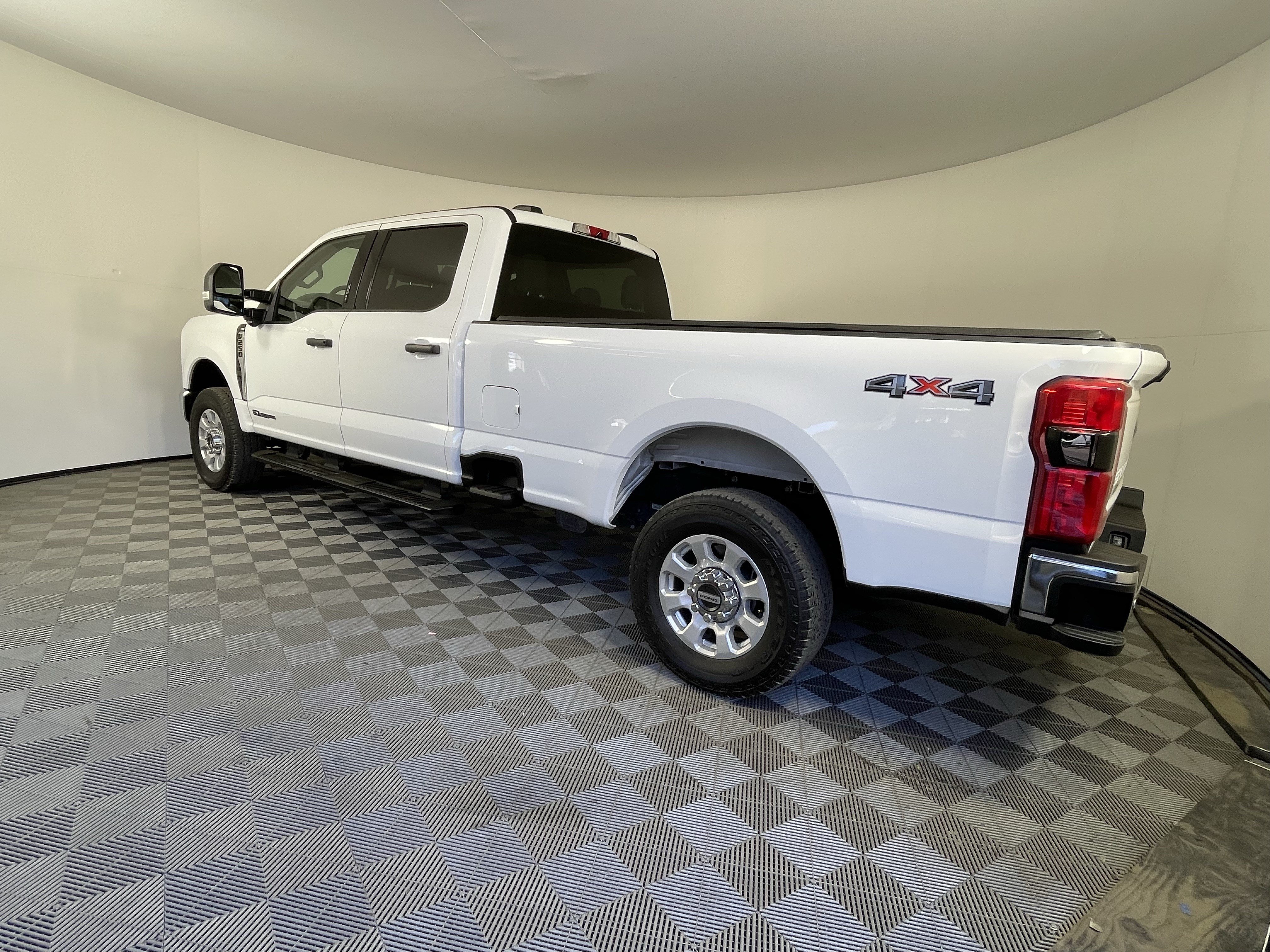 Certified 2024 Ford F250 XLT w/ 360-Degree Camera Package AWD/4WD image 3