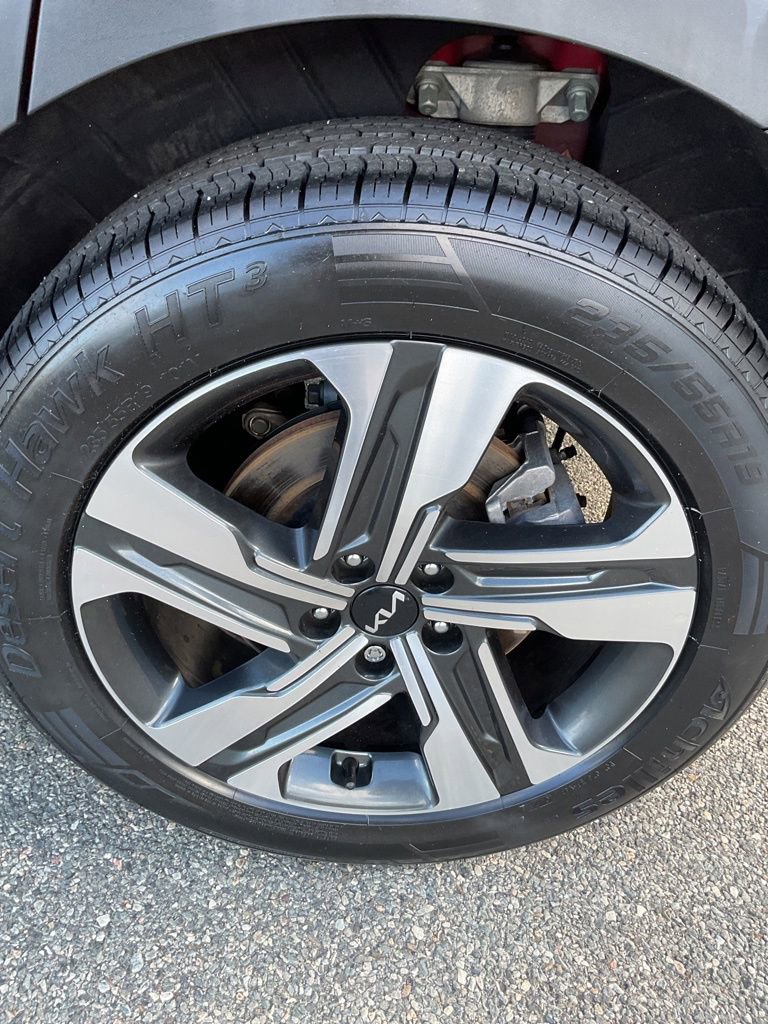 Used 2023 Kia Sorento EX image 28