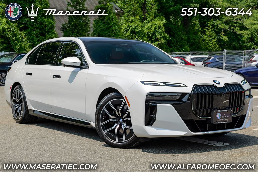 Used 2024 BMW 740i xDrive w/ Premium Package 2