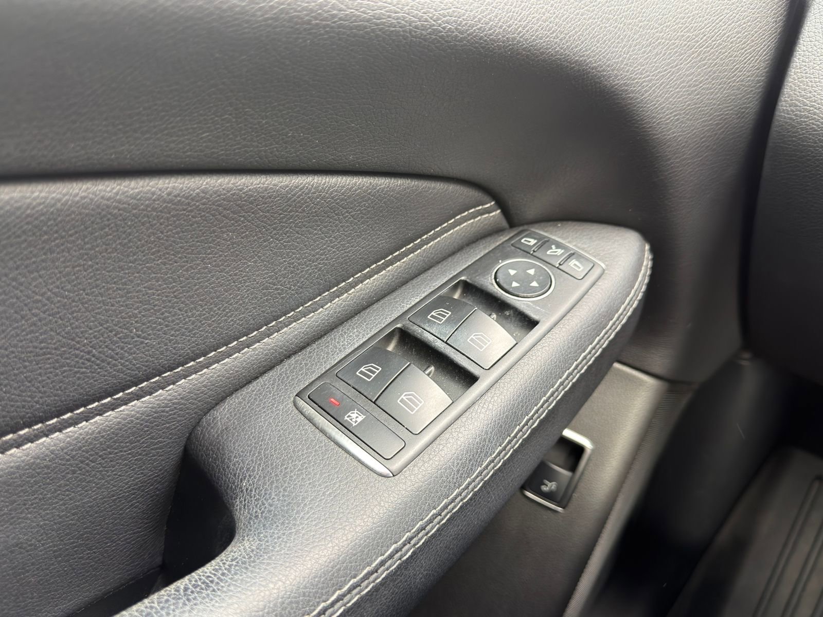 Used 2018 Mercedes-Benz GLE 350 image 23