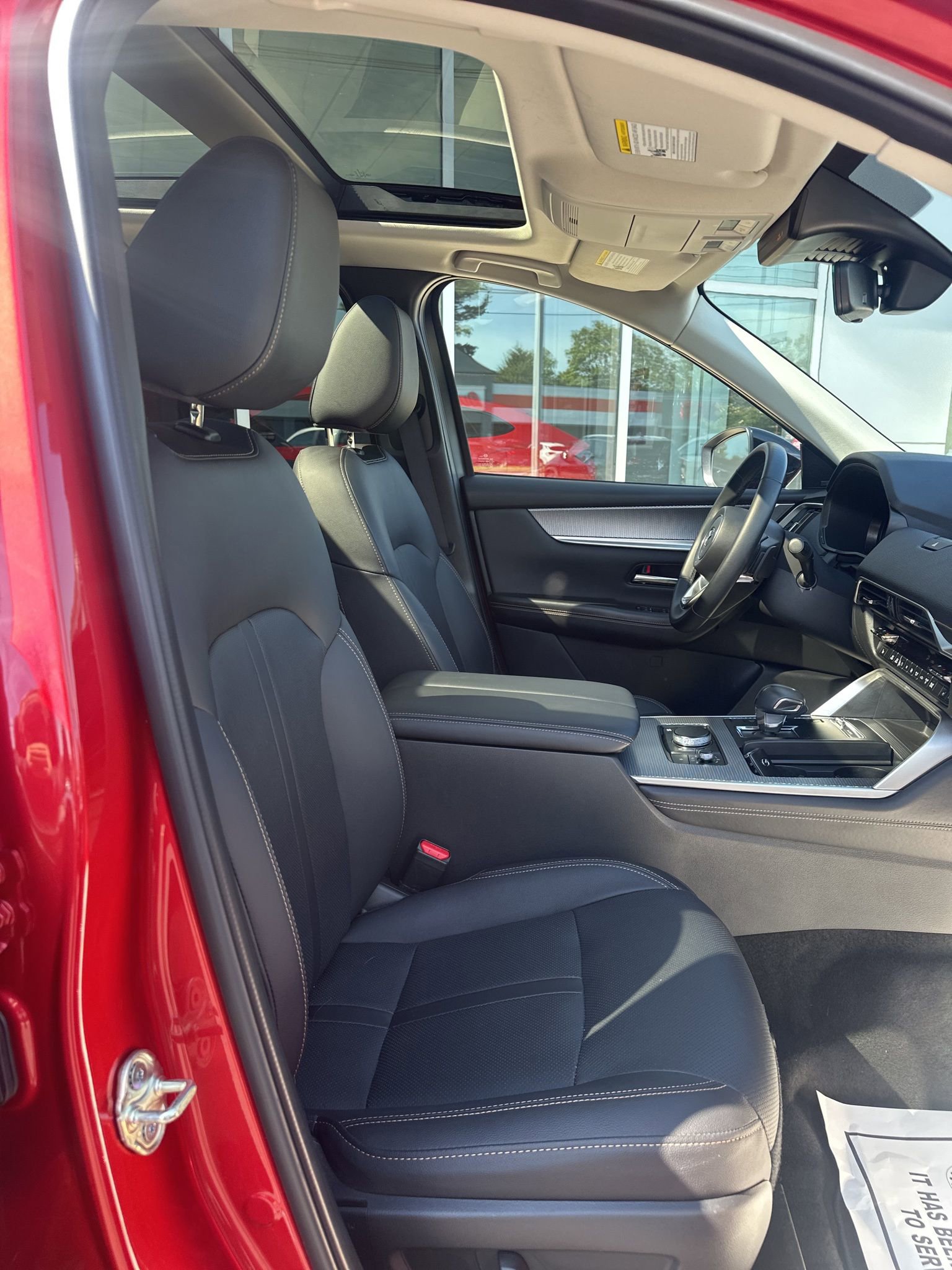 Used 2025 MAZDA CX-70 Plug-In Hybrid w/ Premium Pkg image 10