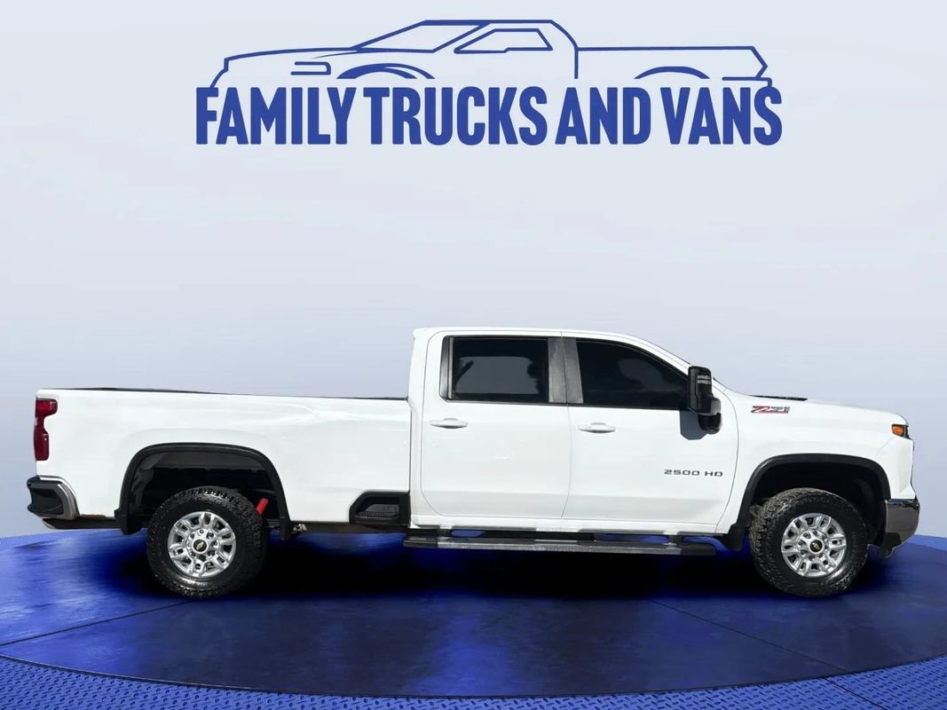 Used 2024 Chevrolet Silverado 2500 LT w/ Convenience Package AWD/4WD image 6