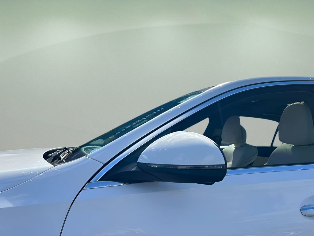 Used 2025 Mercedes-Benz C 300 4MATIC Sedan image 26