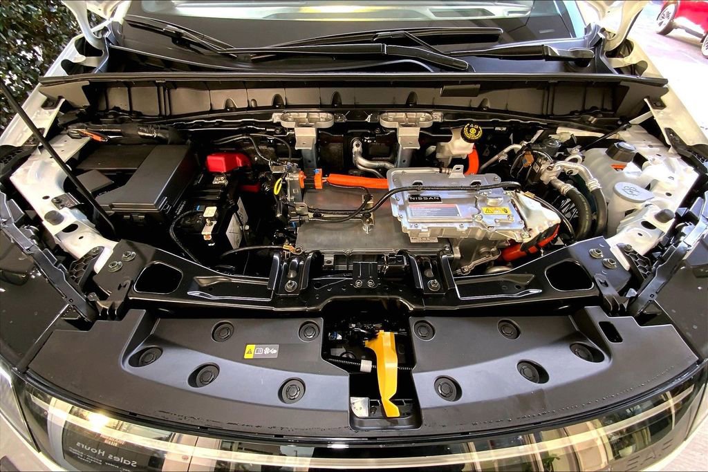 New 2026 Nissan Leaf Platinum+ w/ Cargo Package (Platinum+) image 5