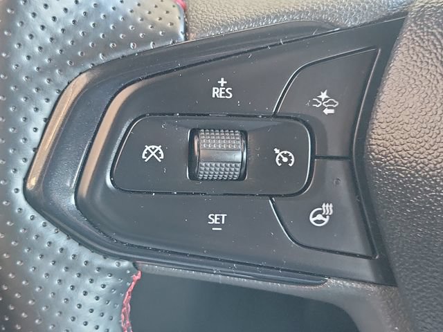 Used 2025 Chevrolet Trax RS FWD image 8
