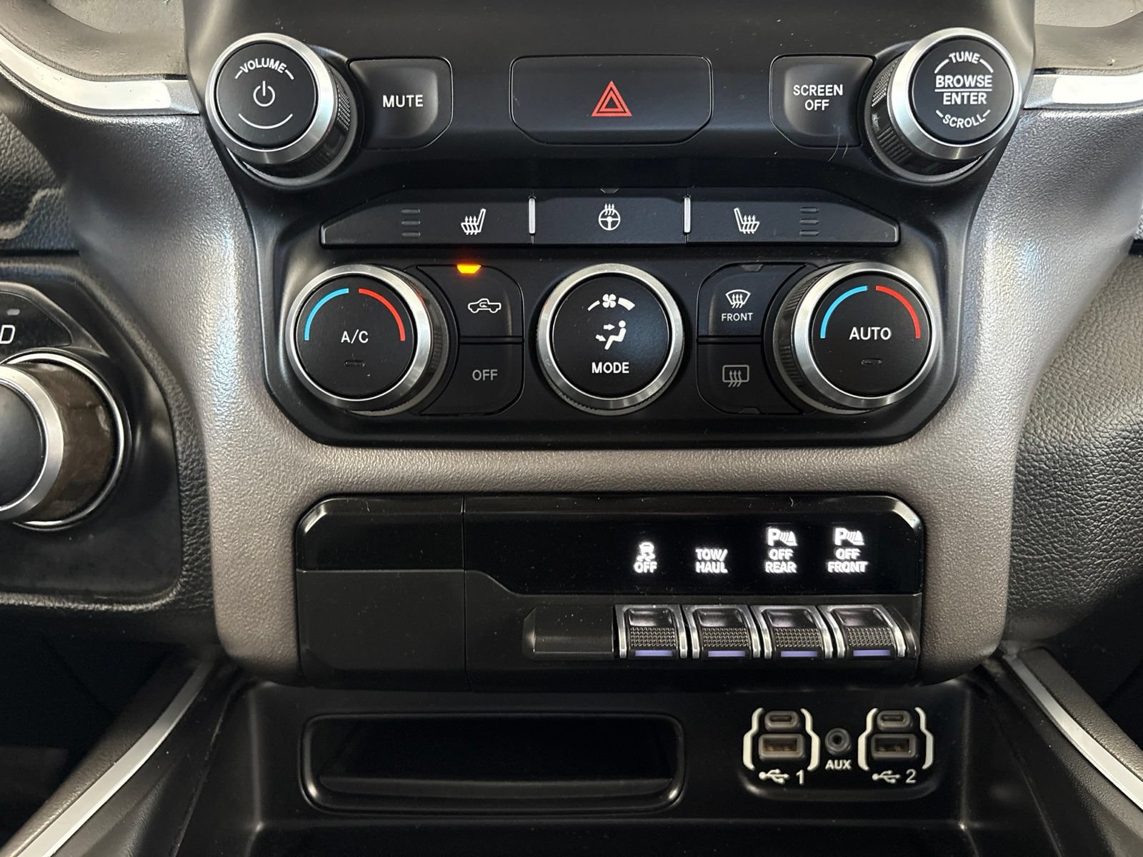 Used 2020 RAM 1500 Big Horn AWD/4WD image 22