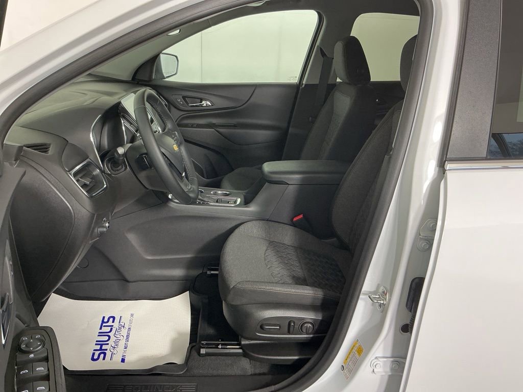 Used 2024 Chevrolet Equinox LT AWD/4WD image 16