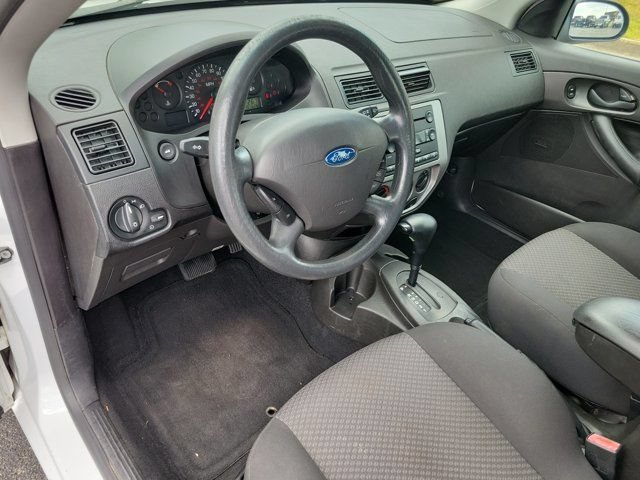 Used 2007 Ford Focus SE FWD image 9