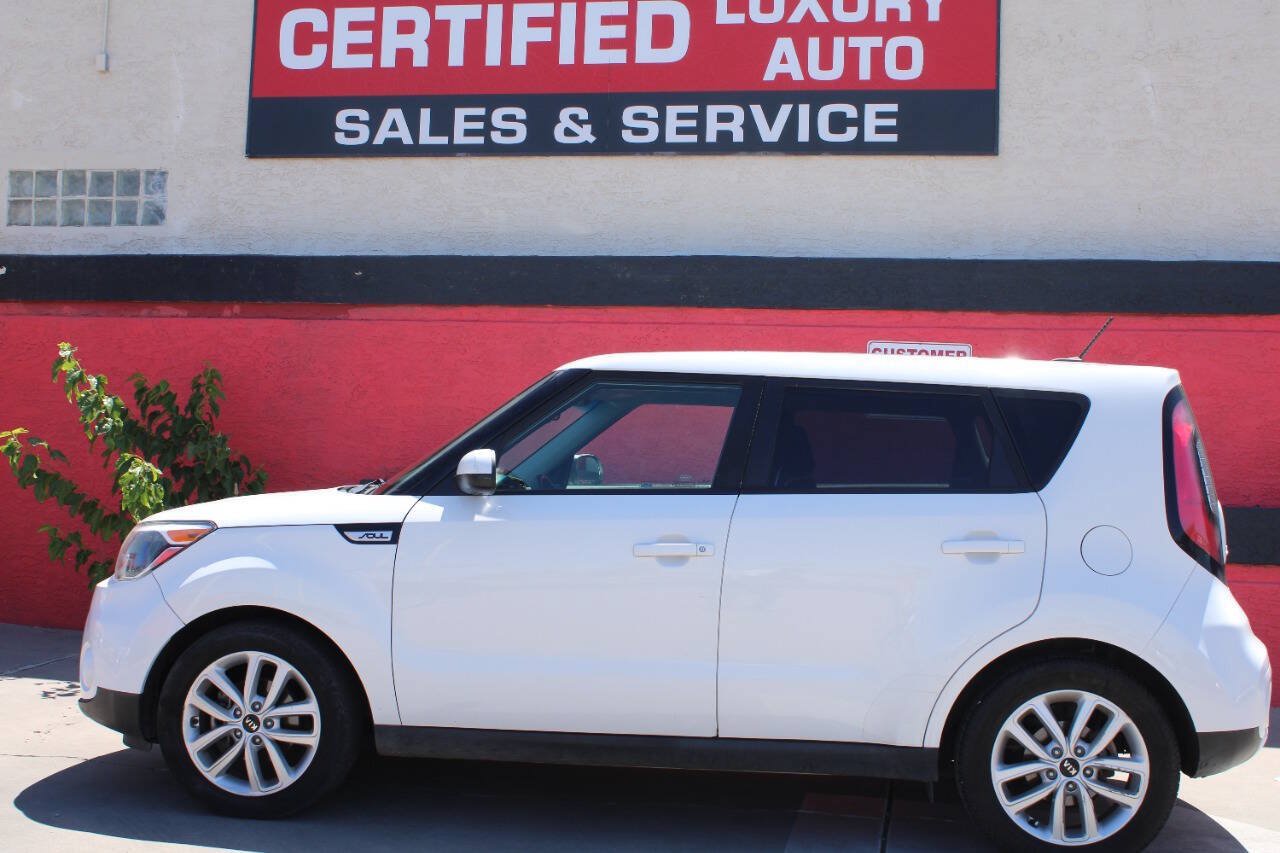 Used 2018 Kia Soul + FWD image 2