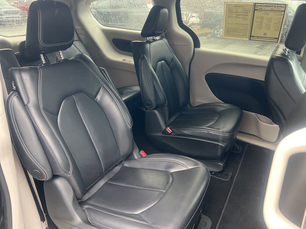 Used 2023 Chrysler Pacifica Touring-L FWD image 23