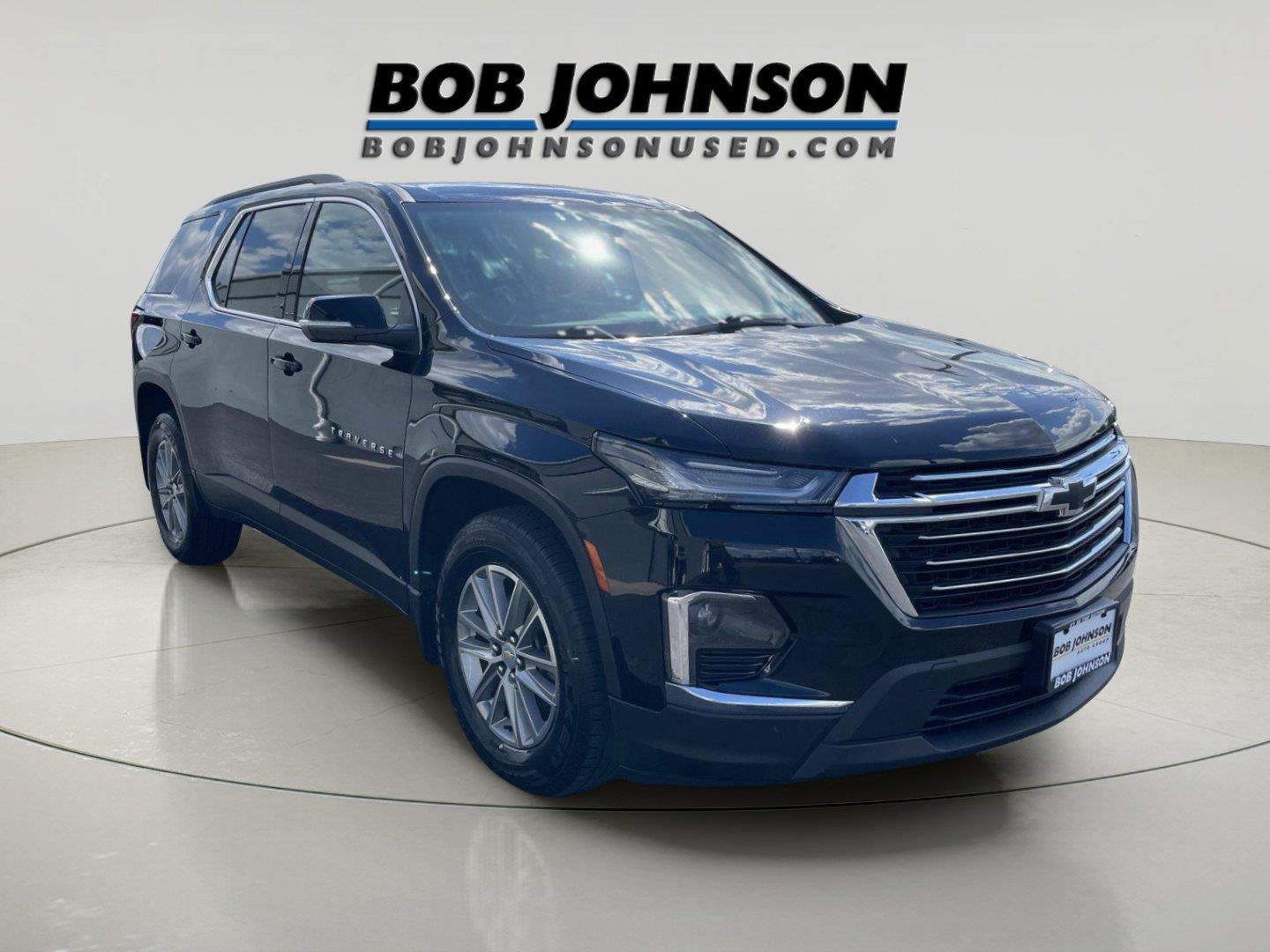 Used 2023 Chevrolet Traverse LT