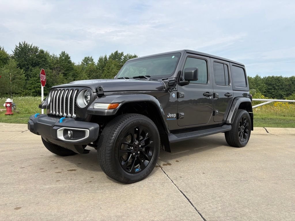 Used 2023 Jeep Wrangler Unlimited Sahara w/ Cold Weather Group AWD/4WD image 1