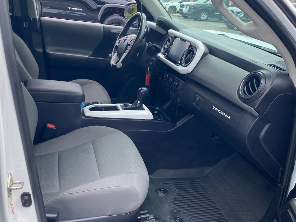 Used 2020 Toyota Tacoma SR5 RWD image 18