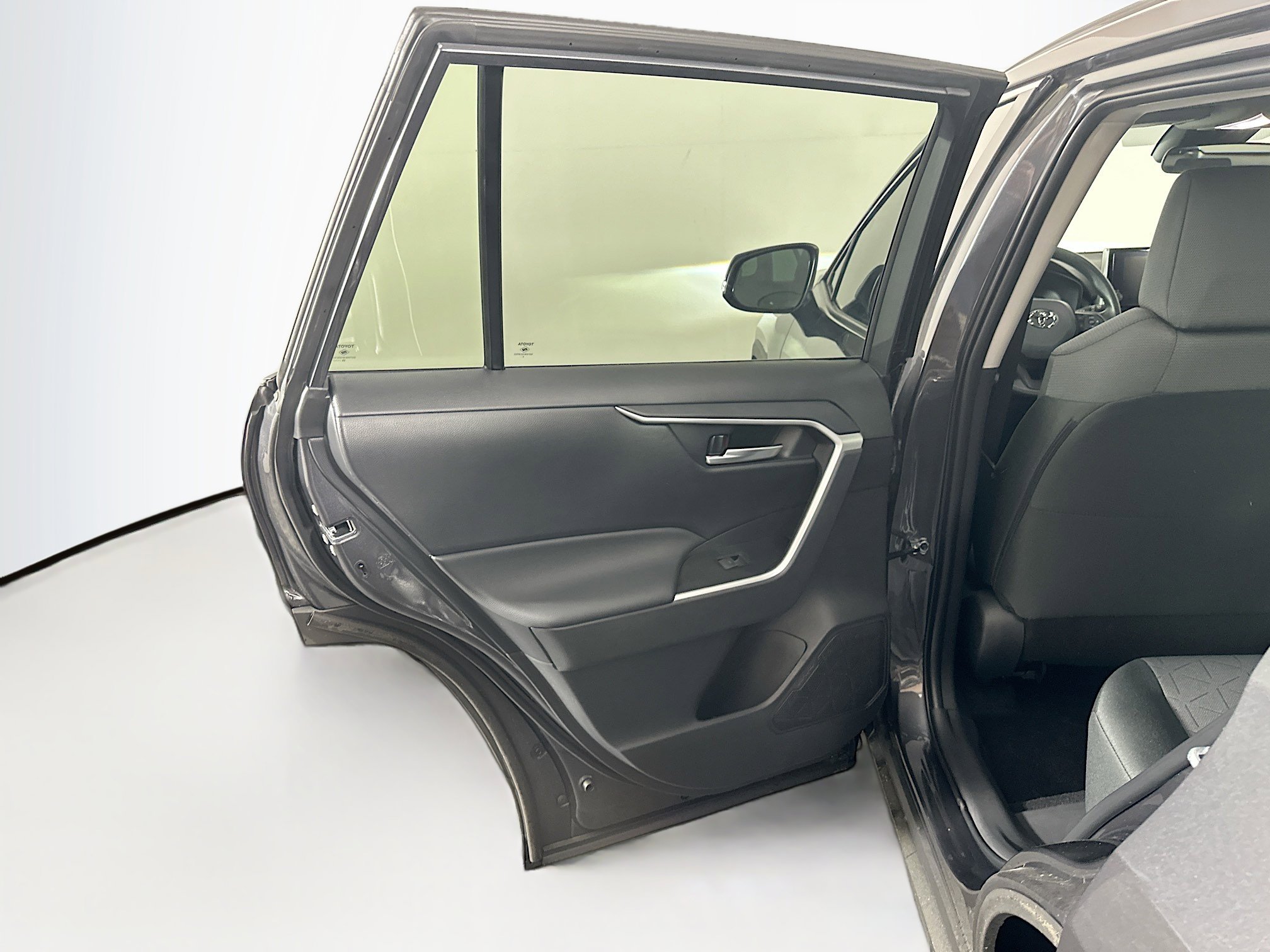 Used 2025 Toyota RAV4 XLE w/ Convenience Package FWD image 26