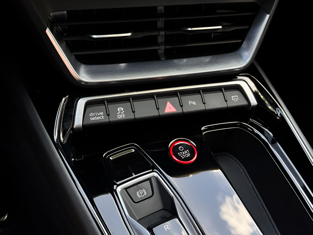 Used 2022 Audi e-tron GT Premium Plus AWD/4WD image 13