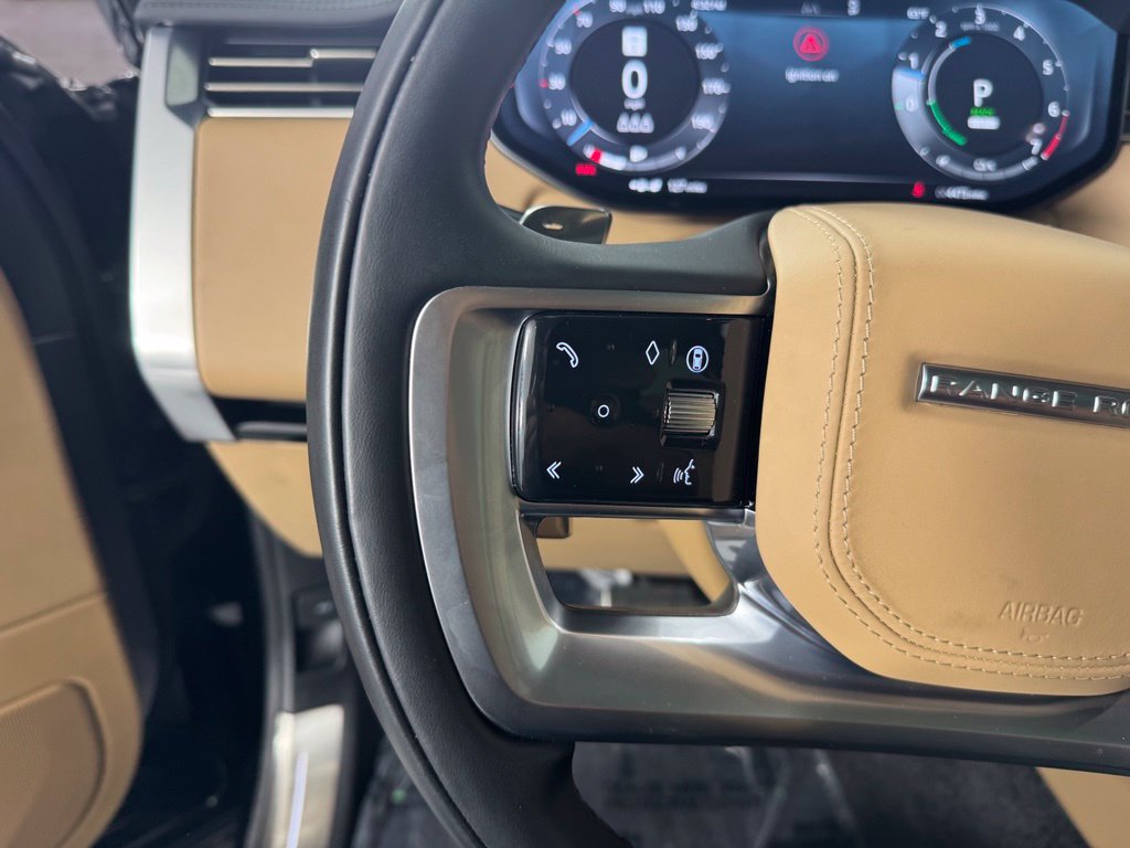 Used 2025 Land Rover Range Rover SE AWD/4WD image 17