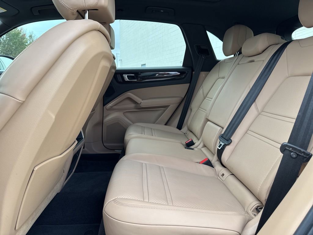 Used 2023 Porsche Cayenne image 11