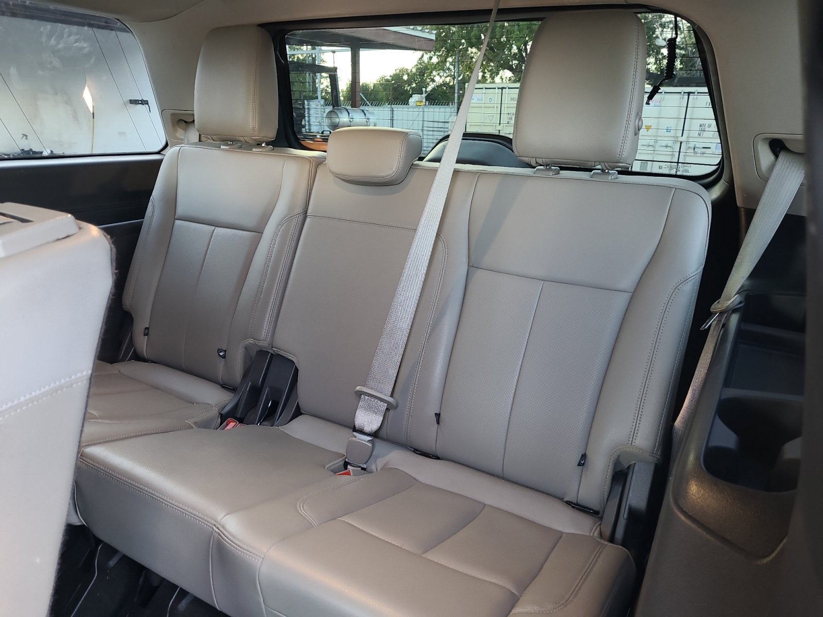 Used 2019 Ford Expedition XLT w/ Equipment Group 202A RWD image 25