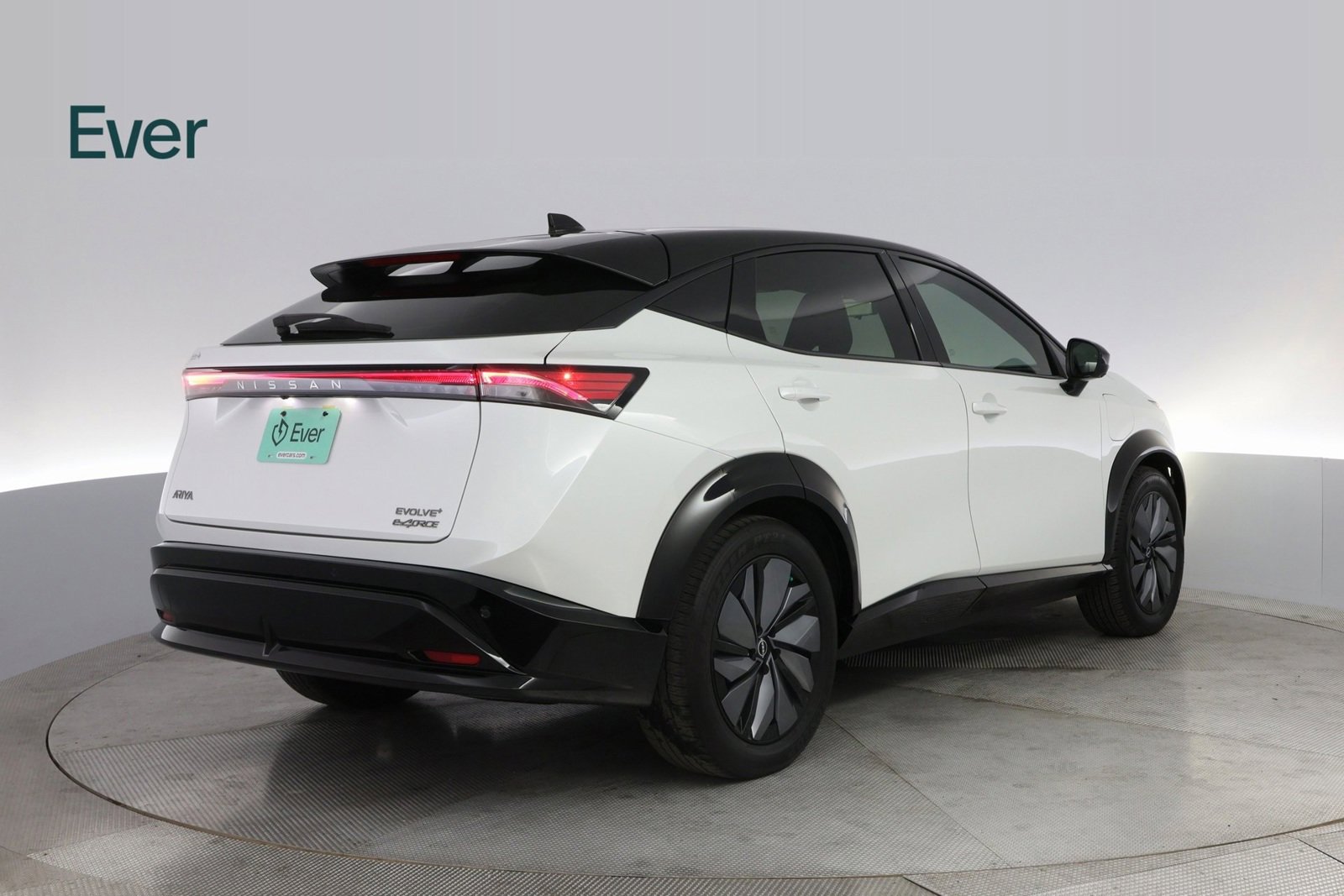 Used 2023 Nissan Ariya AWD image 12