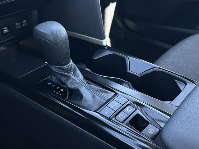 Used 2025 Toyota Camry LE image 18