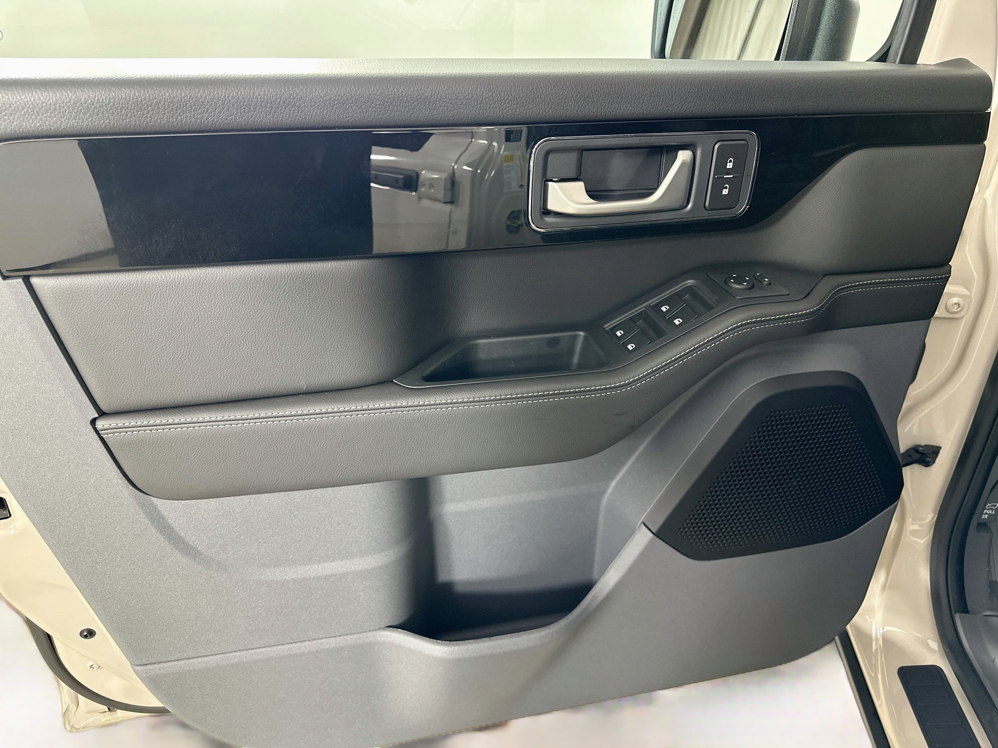 New 2026 INEOS Grenadier Station Wagon AWD/4WD image 17
