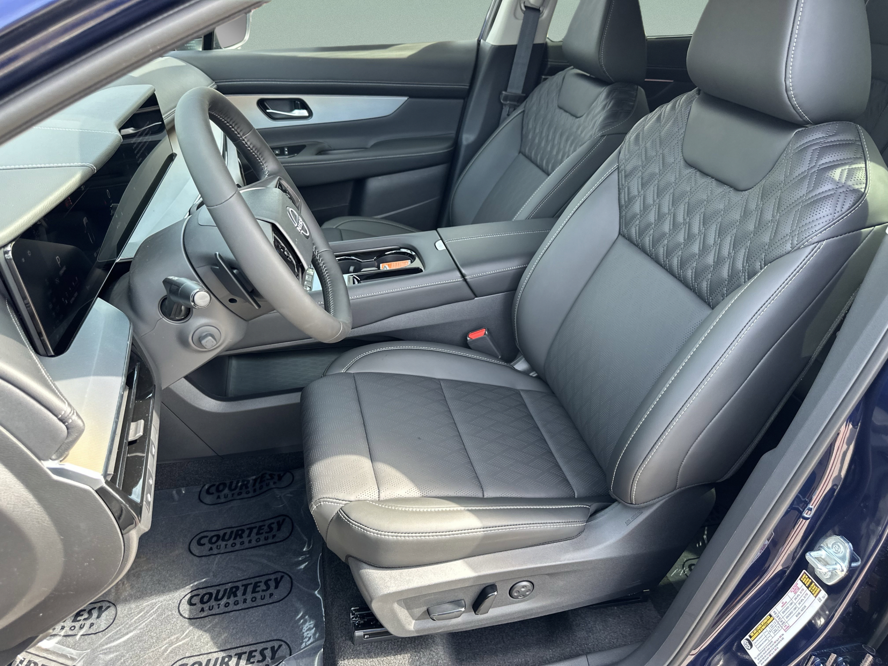 New 2026 Nissan Murano Platinum w/ Cargo Package AWD/4WD image 17