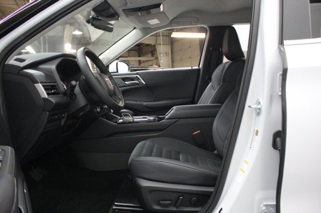 New 2026 Mitsubishi Outlander SE AWD/4WD image 6