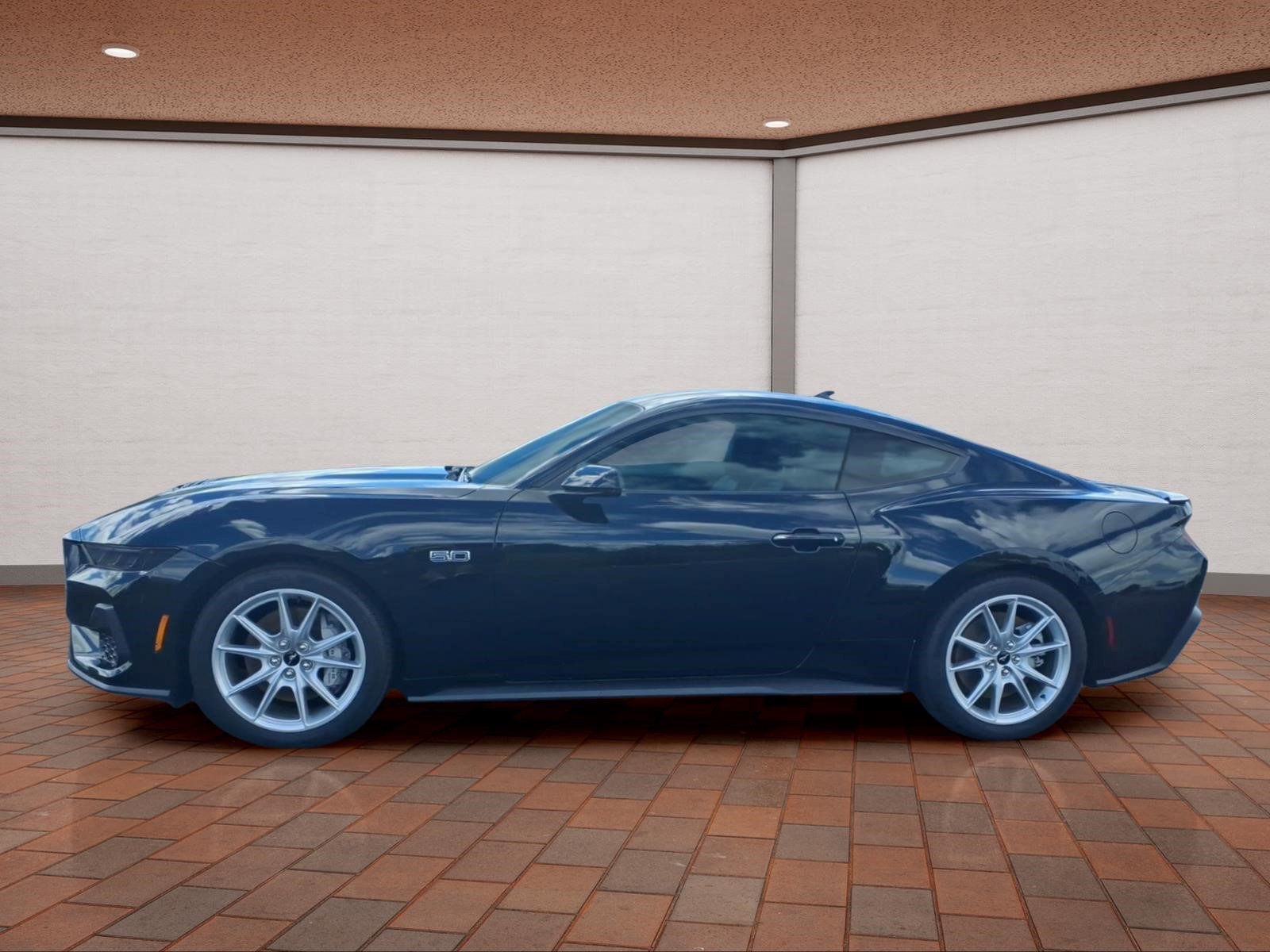 Used 2025 Ford Mustang GT Premium RWD image 5