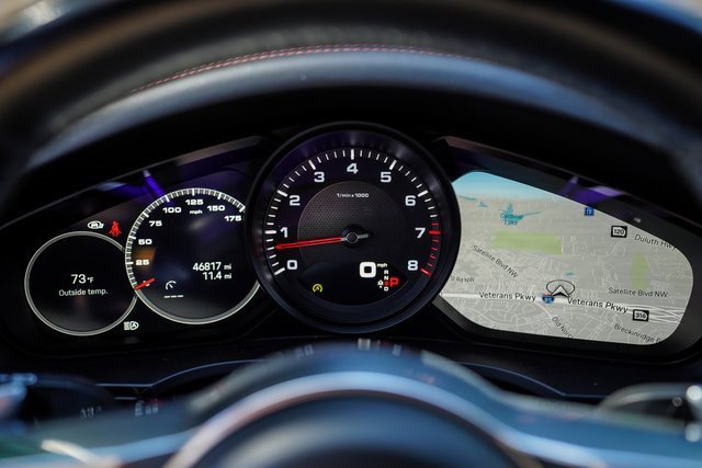 Used 2023 Porsche Cayenne Platinum Edition image 25